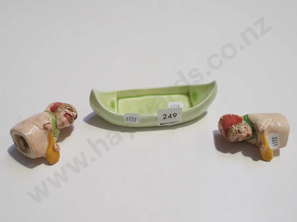 vintage novely salt & pepper shaker in canoe Image 1++