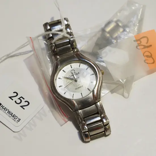 replica wristwatch