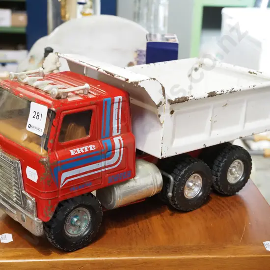 ERTL tin toy dump truck L330