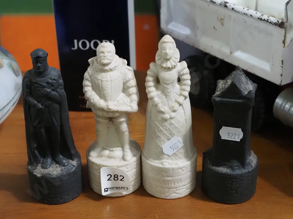 Beneagles Scotch Whisky miniatures - 4x chess pieces Image 1++
