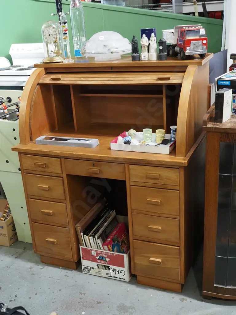 solid rimu 9 drawer roll top desk H1160 W955 D630 Image 1++