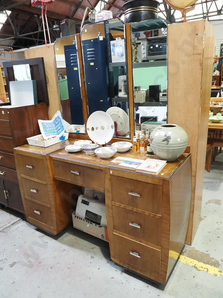 deco 7 drawer mirror back dresser with 3 adjustable bevelled edge mirrors Image 1++