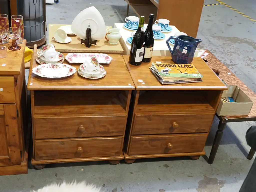 pair of mdf bedside cabinets Image 1++