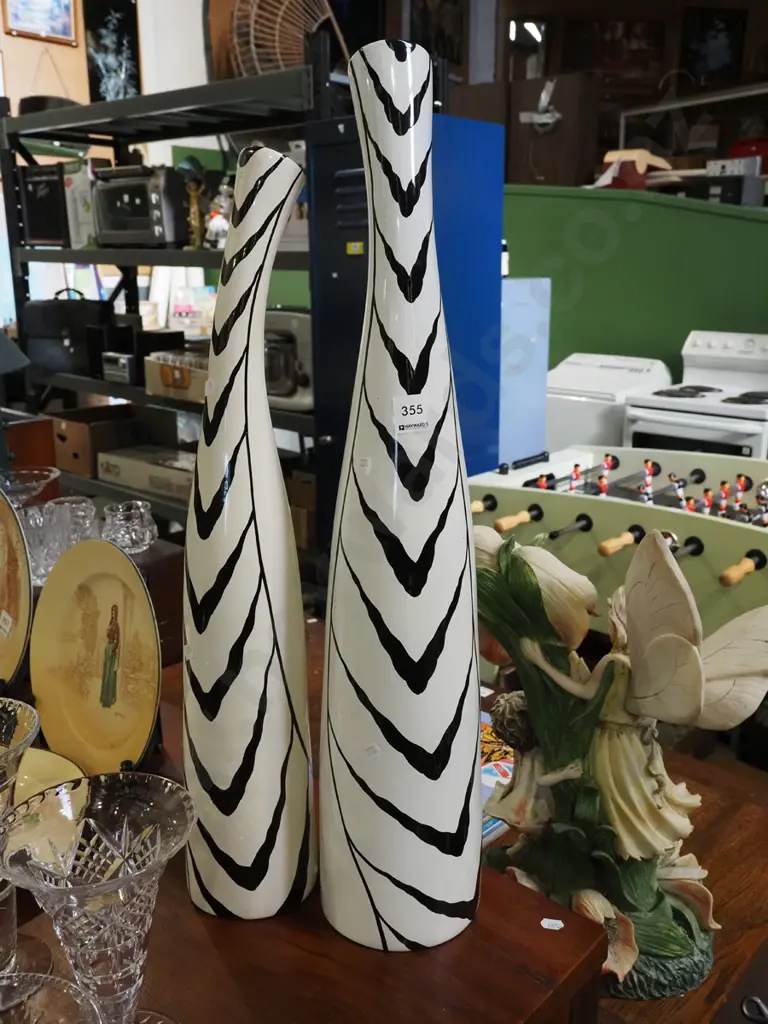 2x tall black and white zebra striped vases Tallest H650 Image 1++