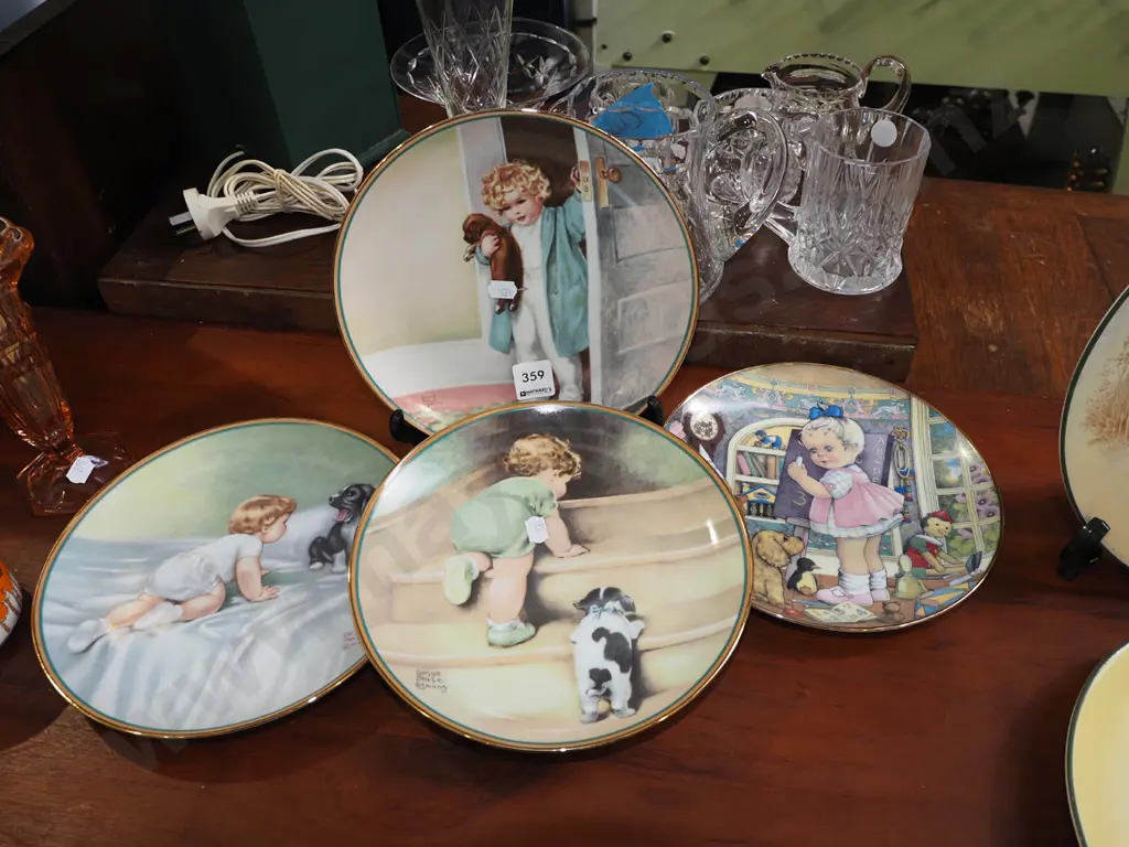 4x Hamilton Collection Child's Best Friend cabinet plates Image 1++