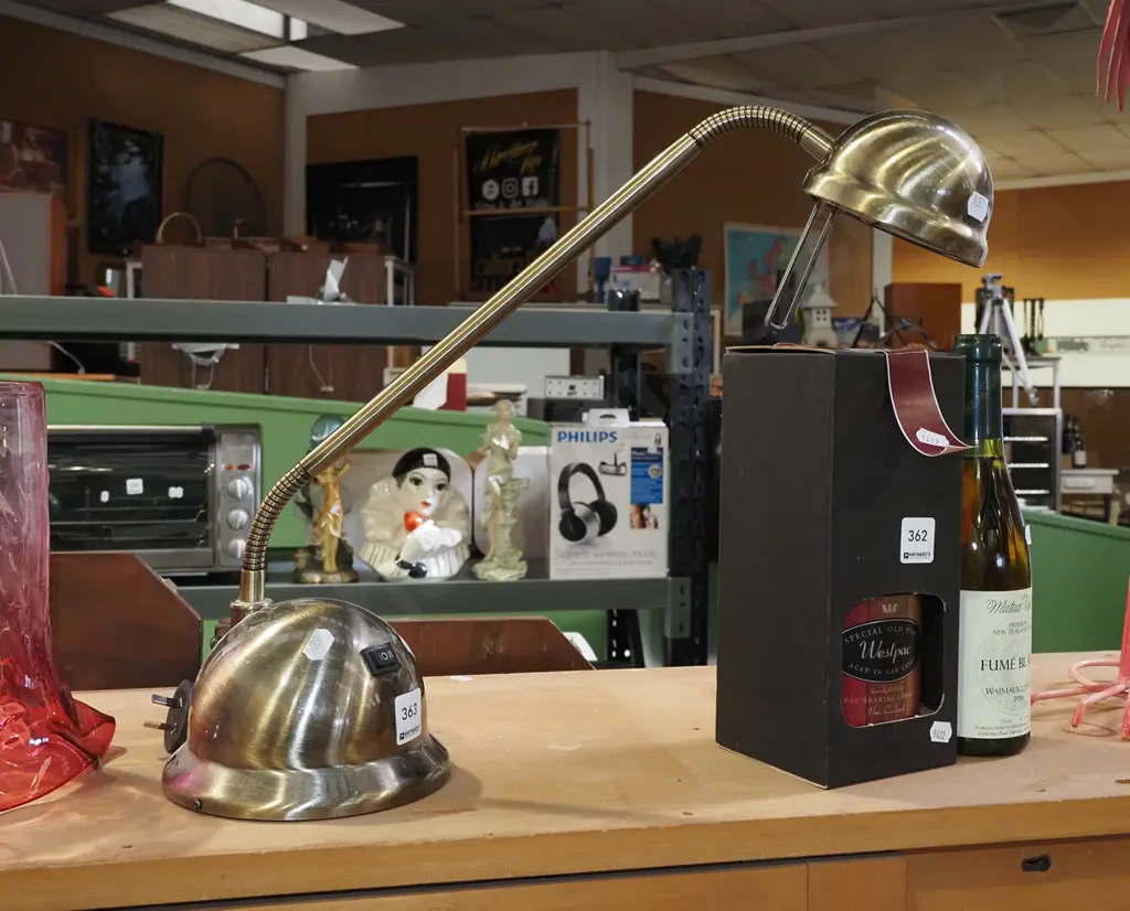 halogen adjustable desk lamp  Image 1++
