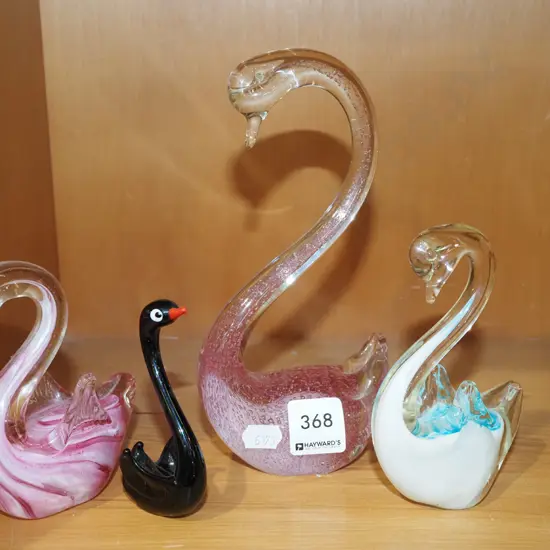 4x studio glass swans H200