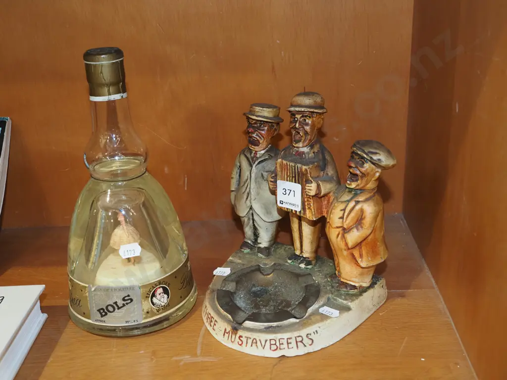 novelty figural ashtray, Bols ballerina bottle Image 1++