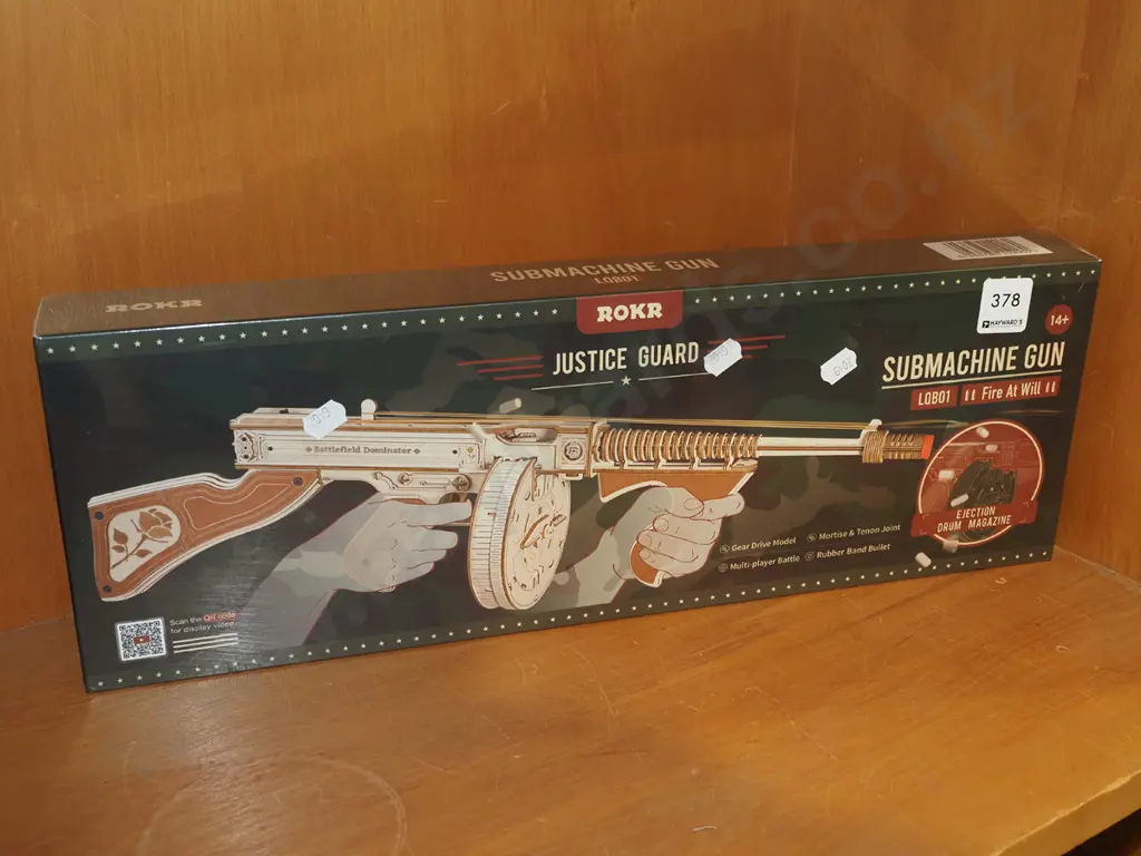 box of yet to be assembled model of sub machine gun Image 1++