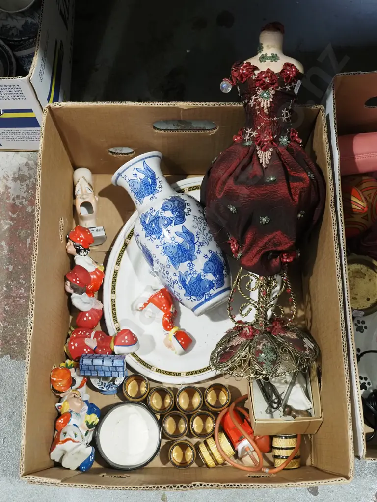 box; ashet, blue and white vase, small female mannequin jewellery stand etc Image 1++