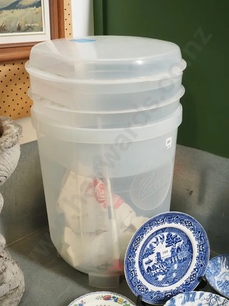 Coopers beer fermenter and accessories Image 1++