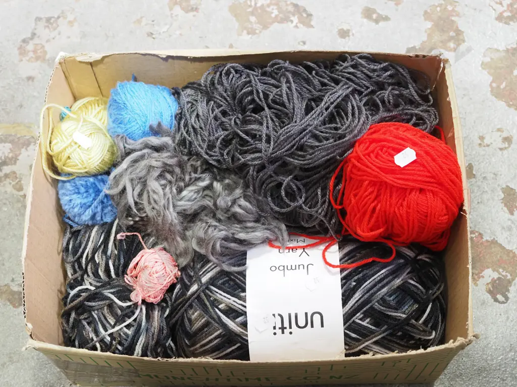 box of knitting yarn Image 1++
