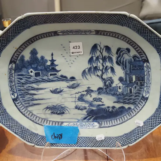 antique willow pattern ashet W375 - chips
