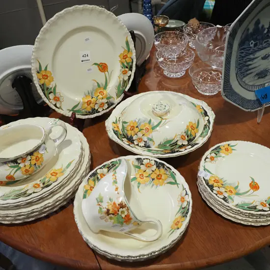 Grindley  daffodil plates, bowls, lidded veges, jugs
