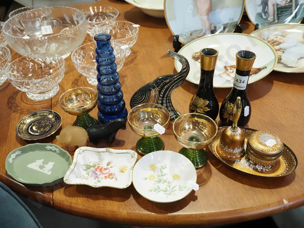 vases, dishes, enamel ware etc Image 1++