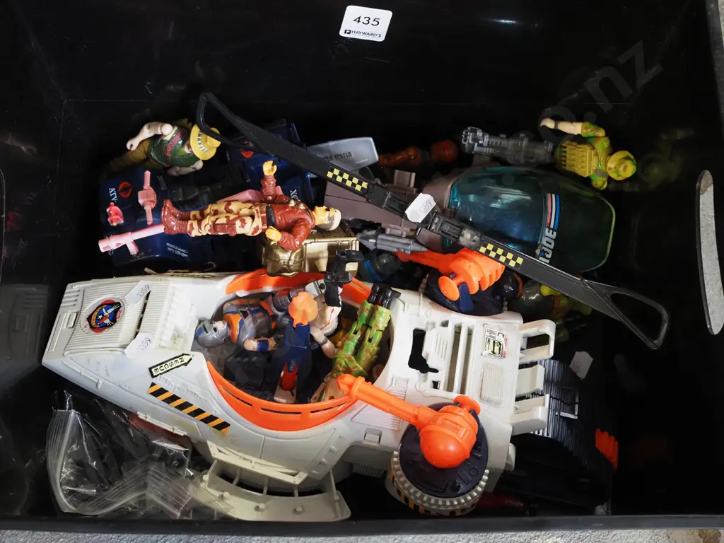 box; plastic toys Image 1++