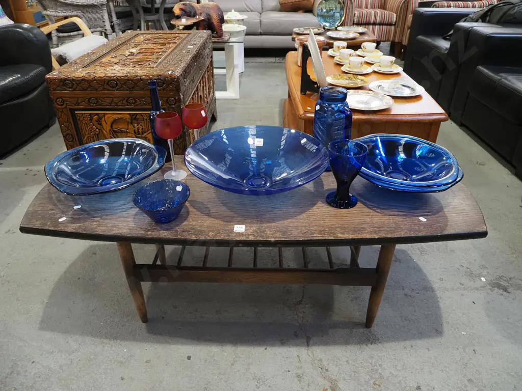 mid century oak coffee table - varnish needs attention H420 W1220  Image 1++