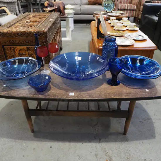 mid century oak coffee table - varnish needs attention H420 W1220 