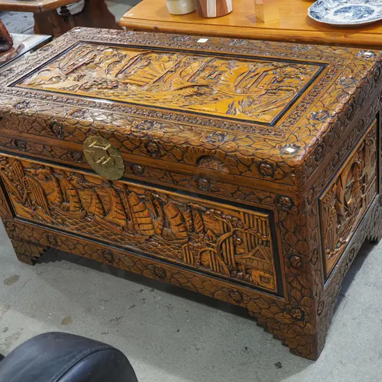 carved camphorwood chest with pull out tray - no lock H585 W1010 D540