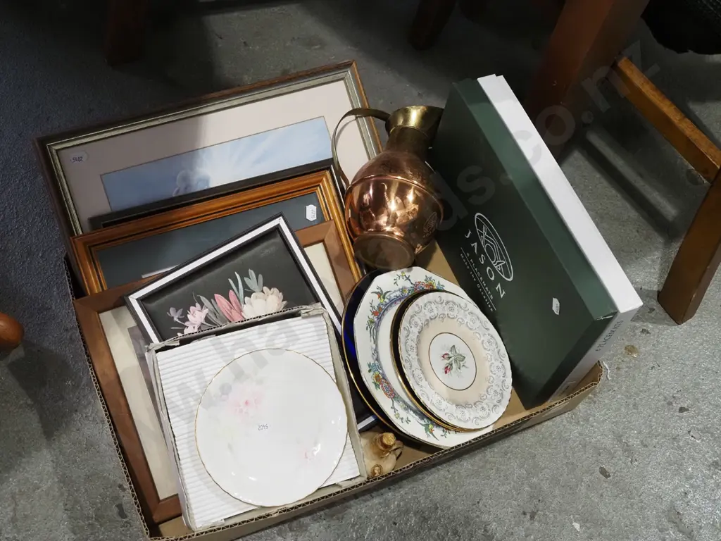 box; various prints, placemats, jug etc Image 1++