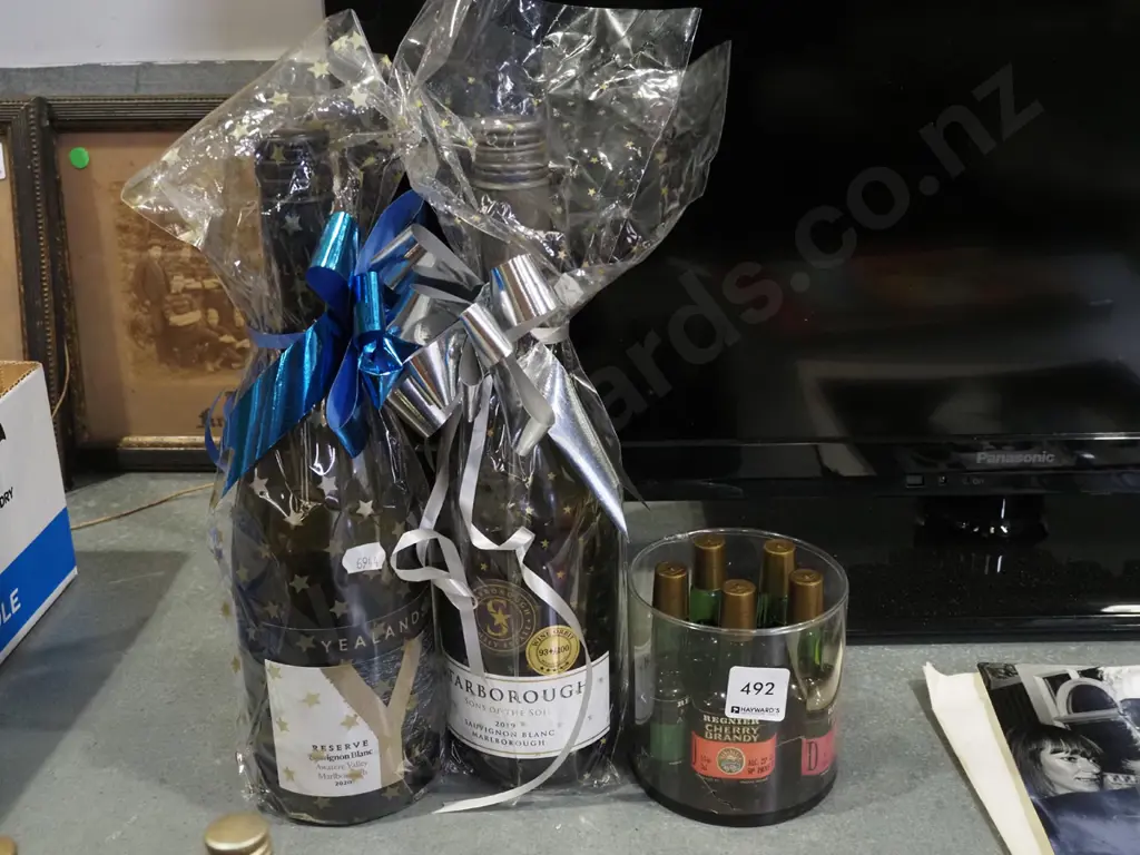 Yealands sauvignon blanc 2020, Star Borough sauvignon blanc 2019, brandy miniatures Image 1++
