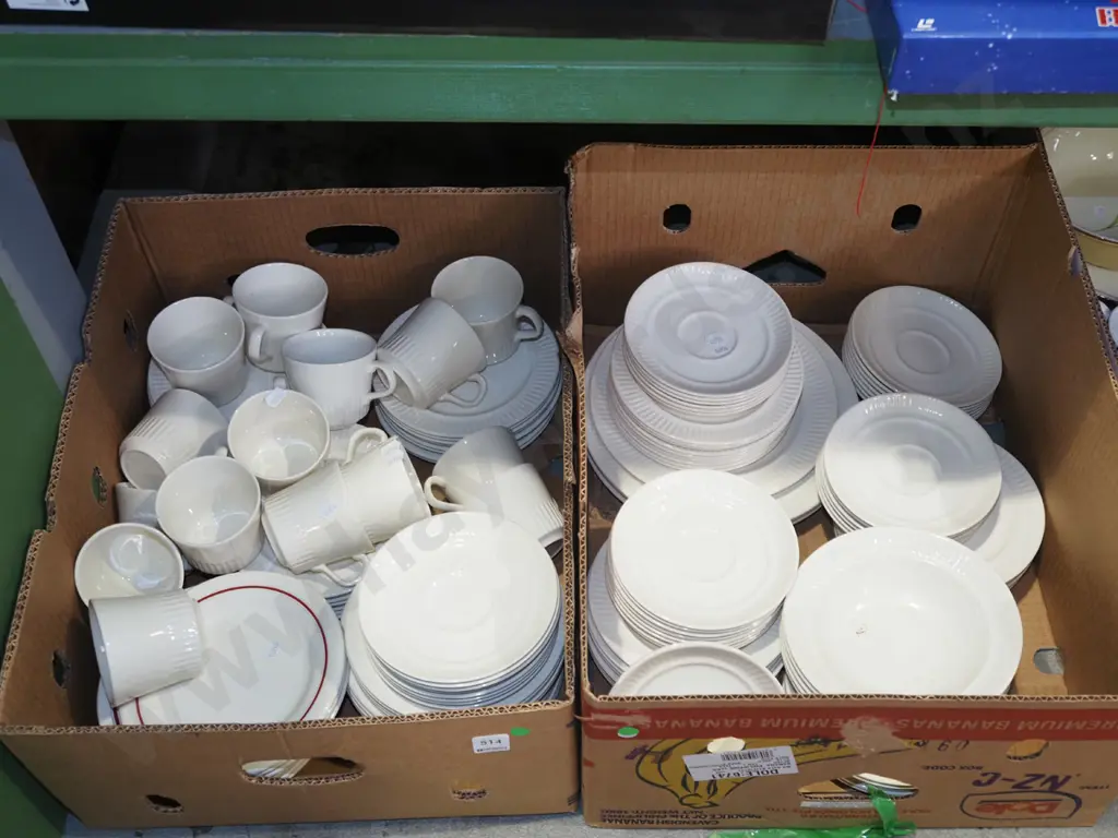 2x boxes of Crown Lynn cups, saucers, plates etc Image 1++