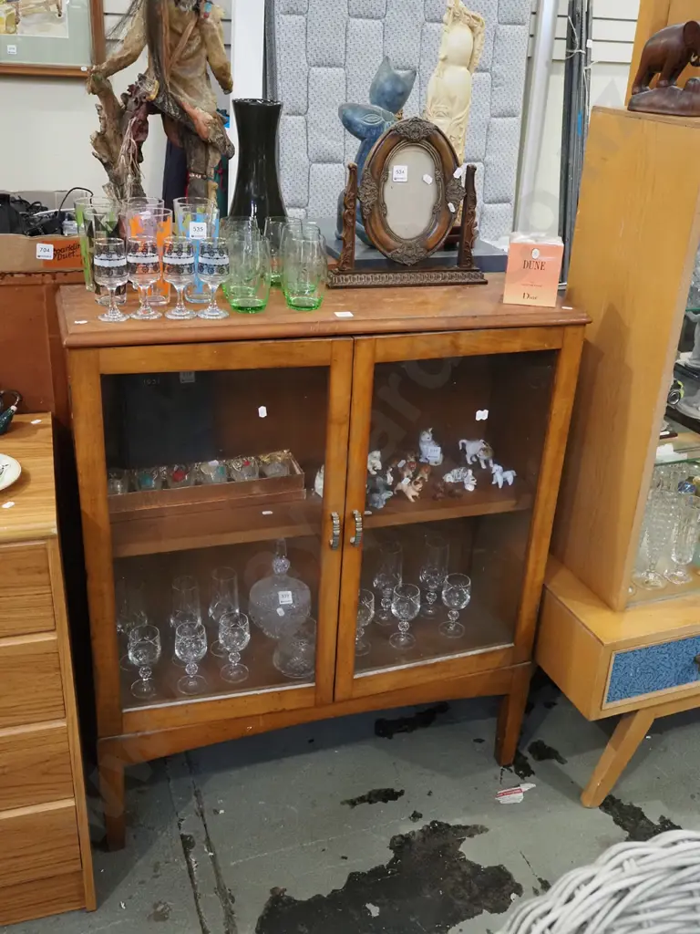 2 door beech display cabinet H1000 W840 D275 Image 1++