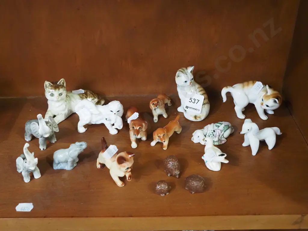 assorted miniature animal figurines Image 1++