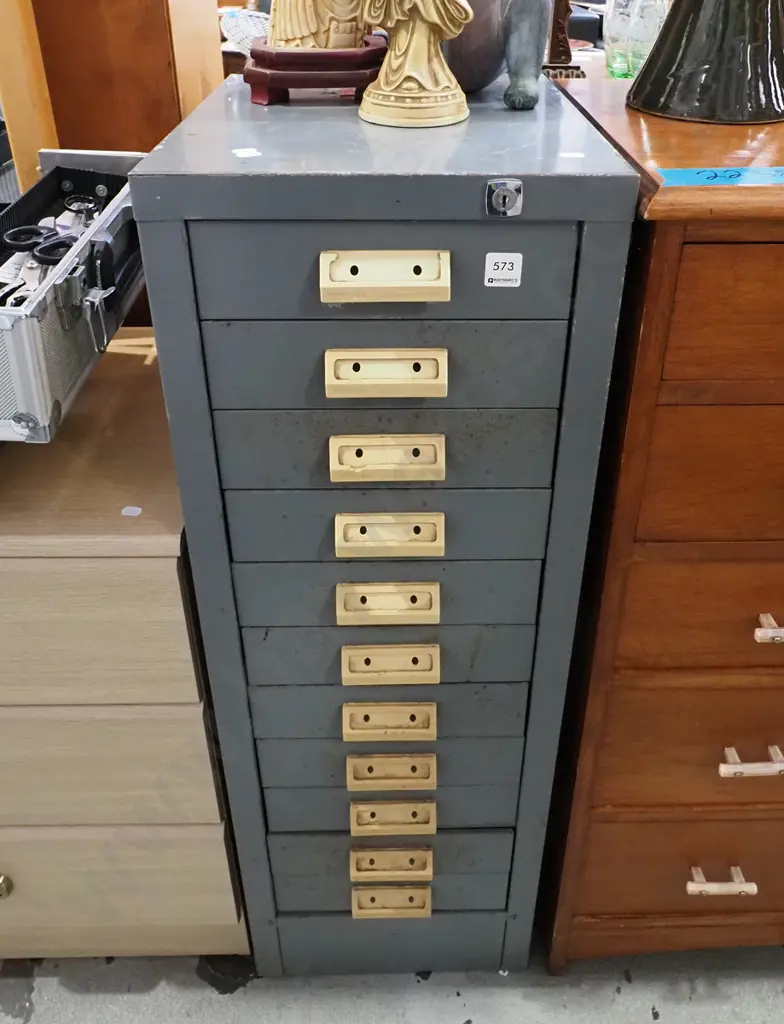 11 drawer filing cabinet H1020 W335 D380 Image 1++