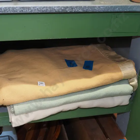 3x woollen blankets - wear