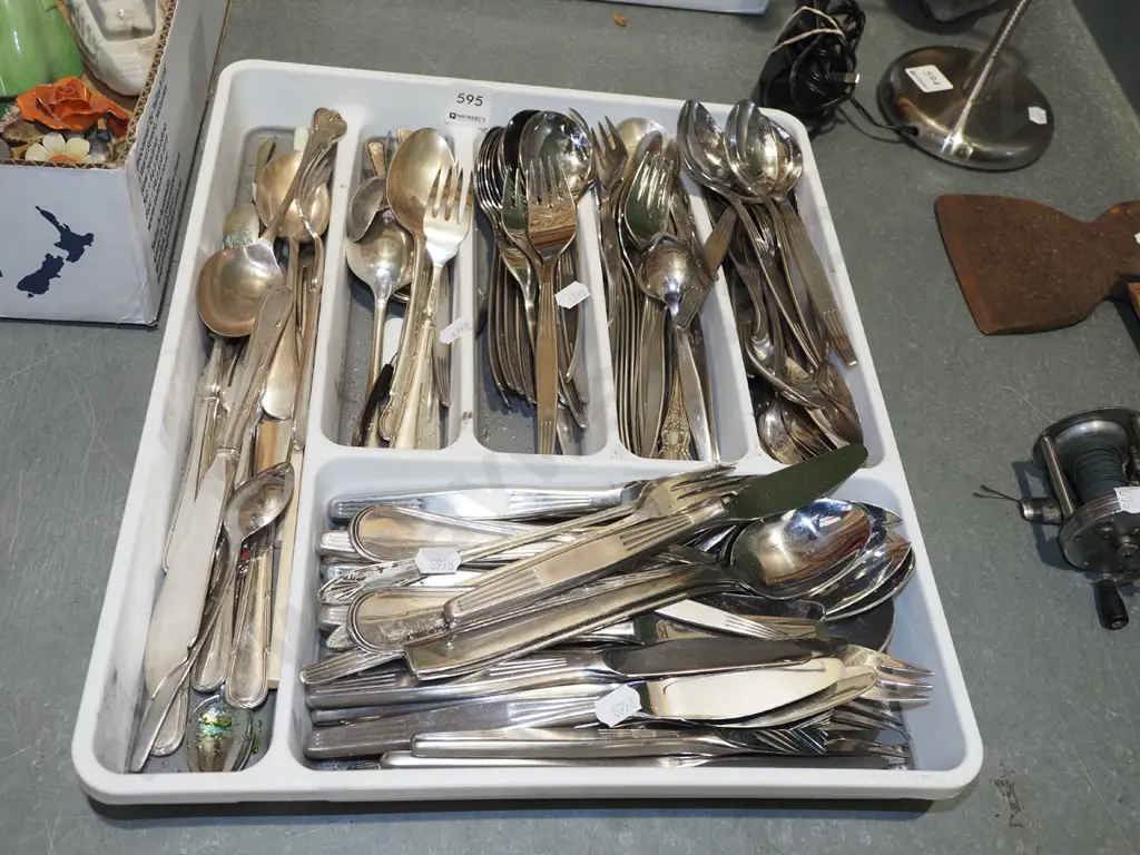 tray of cutlery Image 1++
