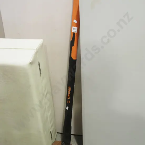 Trouper plastic handled log splitter