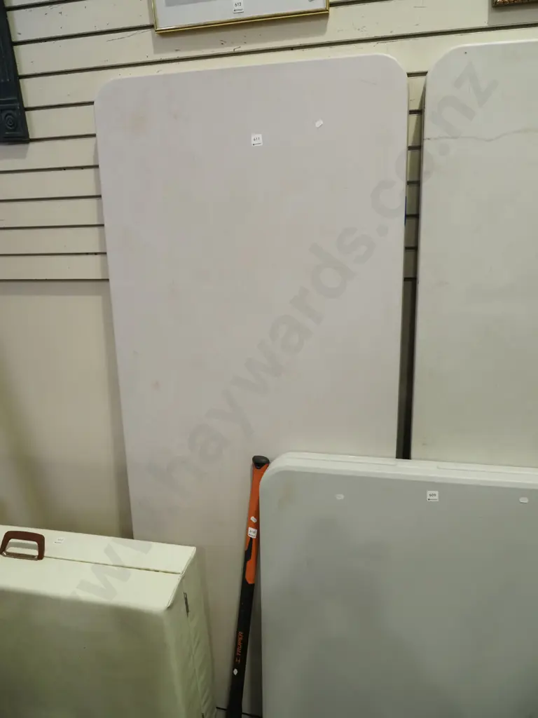 plastic trestle table - some marks Image 1++