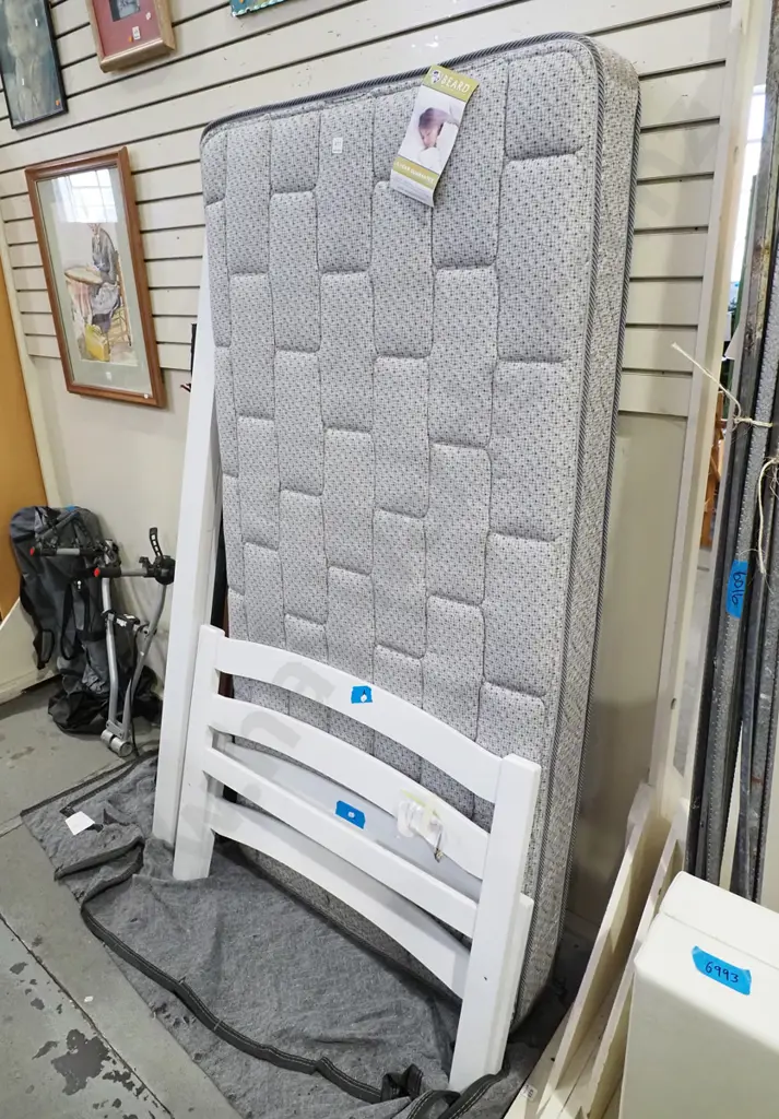 Beard single  slat bed base, mattress and end boards Image 1++