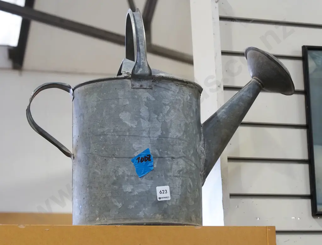 galvanised watering can Image 1++