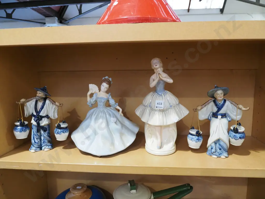 4x figurines Tallest H290 Image 1++