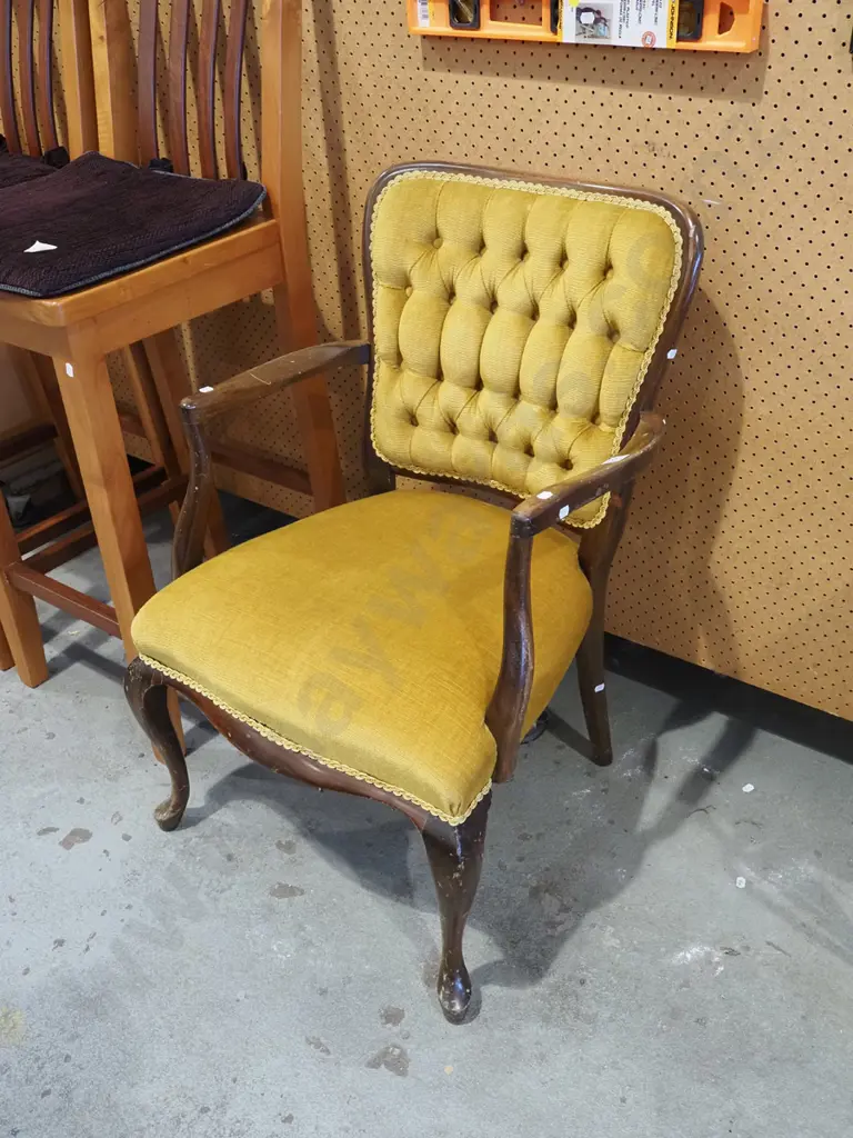 retro cab leg deep button backed armchair Image 1++