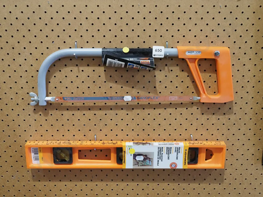 hack saw, builders level - yellow dots Image 1++