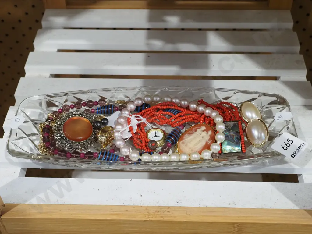 cut glass tray and cost jewellery Image 1++