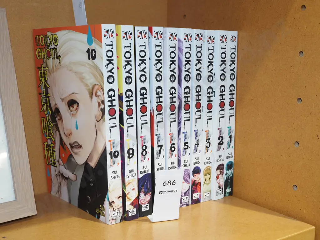 10x volumes of Tokyo Ghoul Image 1++