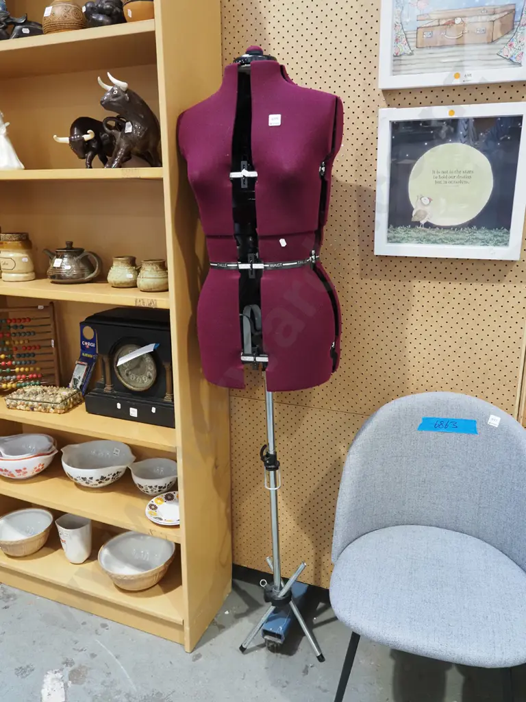 adjustable dressmakers form Image 1++