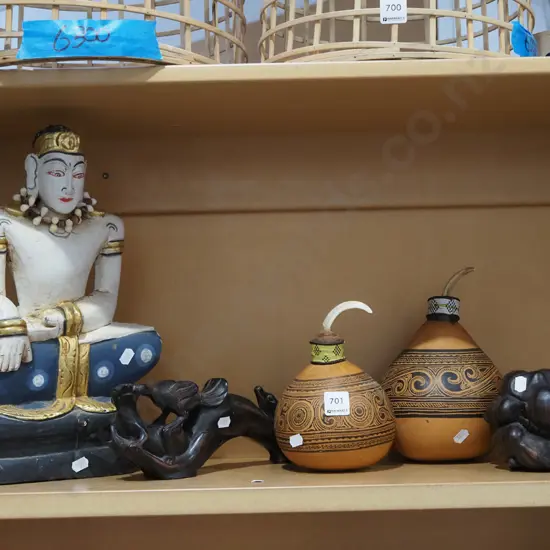 2x gourds with stoppers, carved figurines, buddha figurine pH350