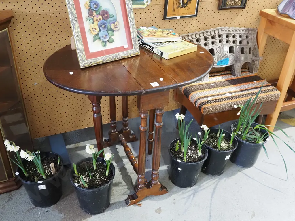 small mahogany dropside table H600 W670 D530 Image 1++
