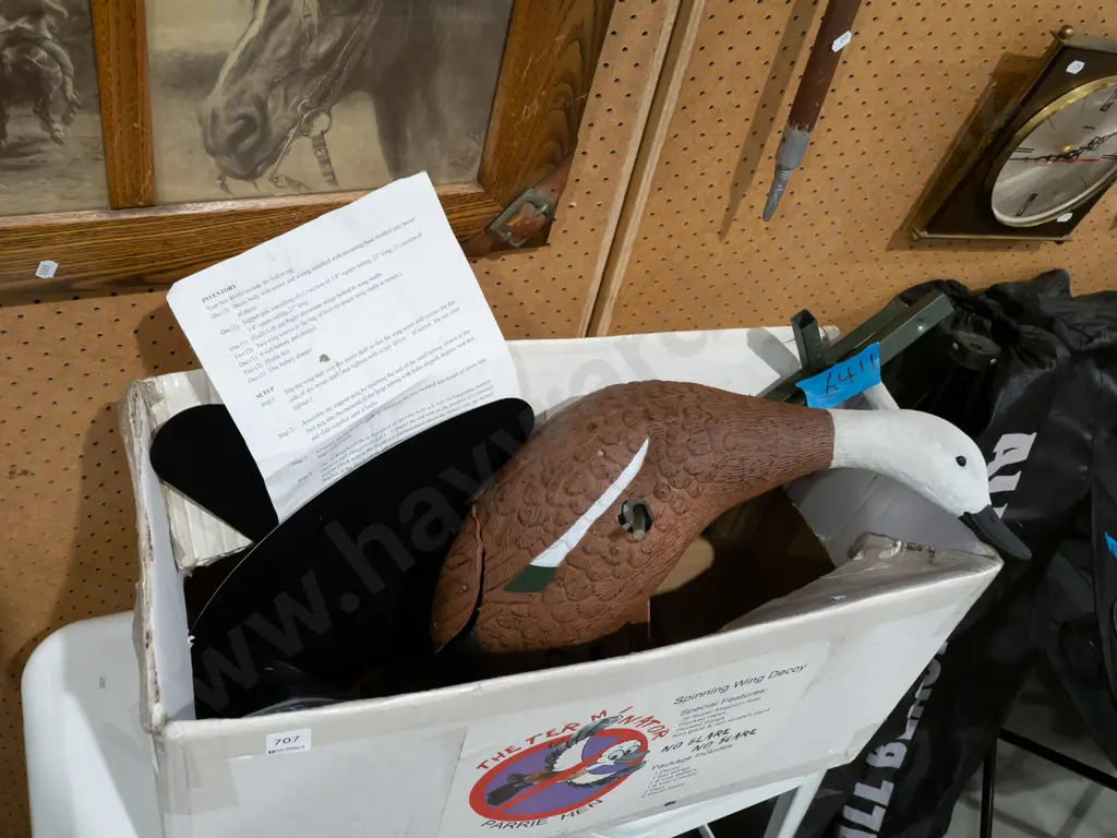 boxed spinning wing duck decoy Image 1++