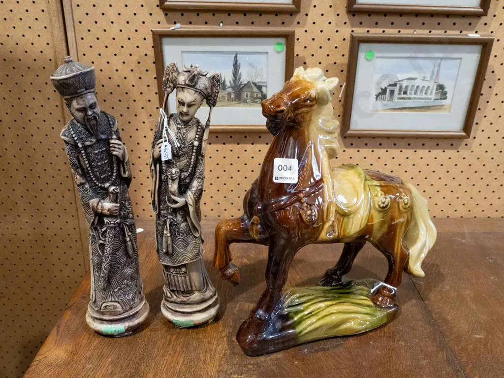 2x Asian composite figurines H320, ceramic horse figurine Image 1++