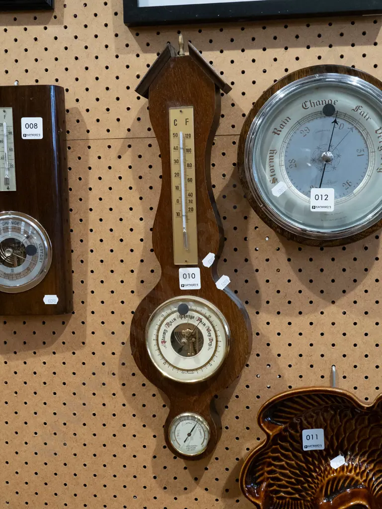 wood cased barometer/thermometer/hygrometer Image 1++