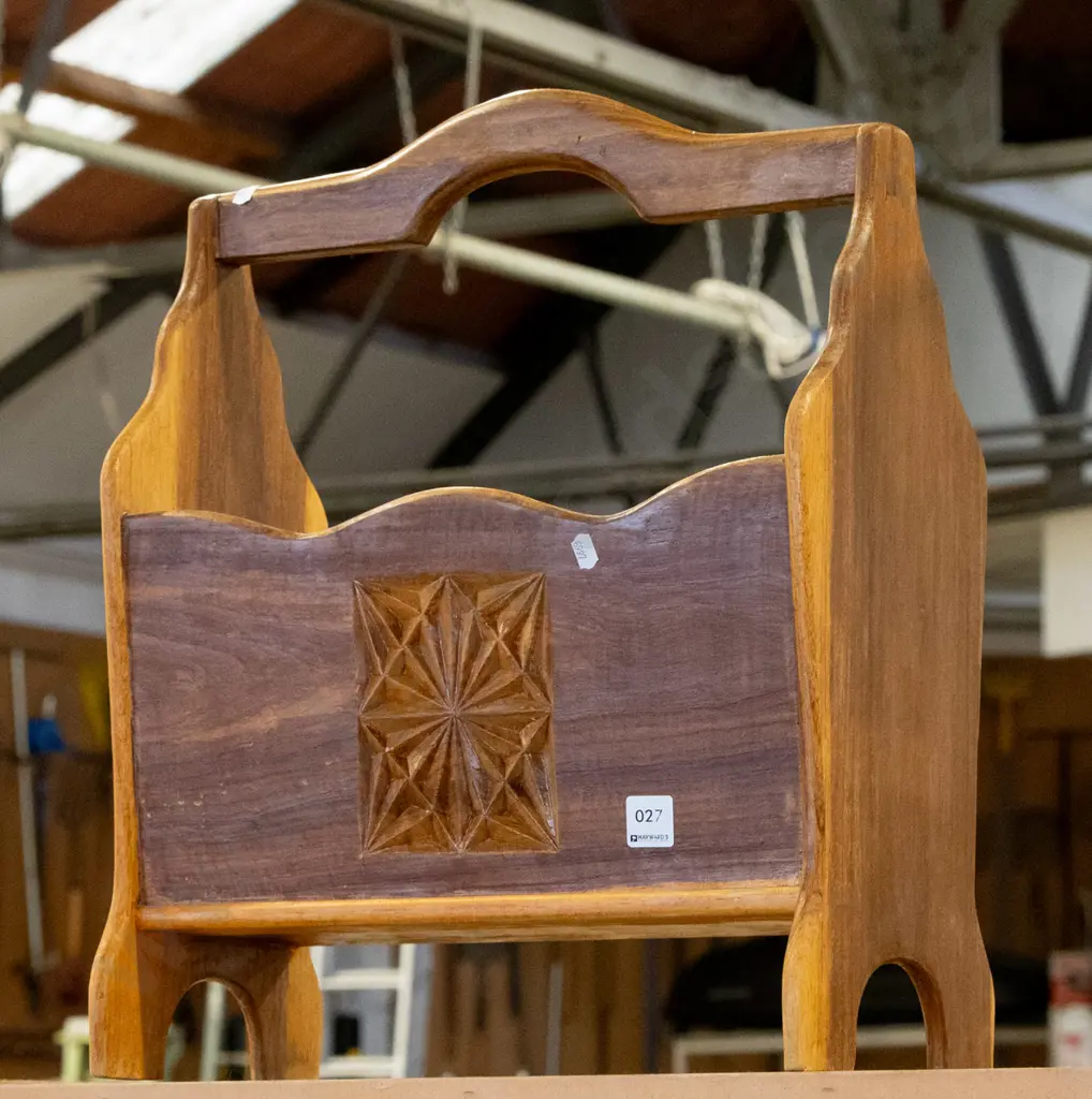 wooden magazine rack Image 1++
