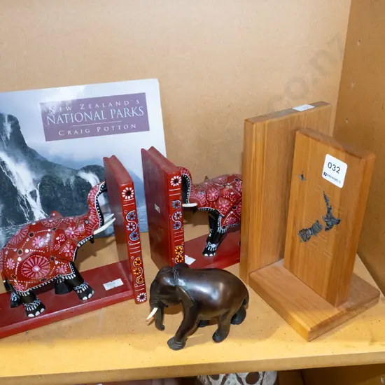 elephant bookends, elephant figurine - missing 1 tusk, NZ souvenir ware