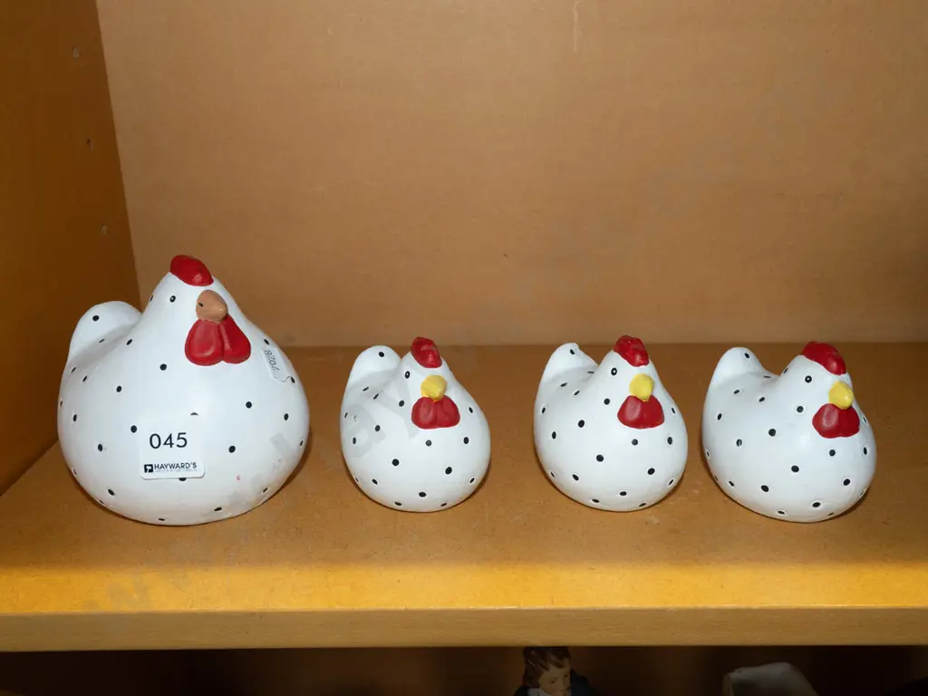 4x happy hens Tallest H120 Image 1++