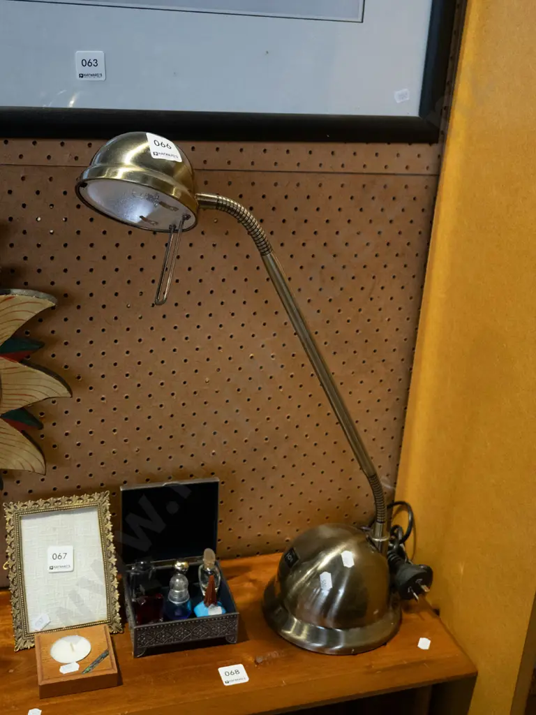 spun aluminium desk lamp H540 - missing piece of glass Image 1++
